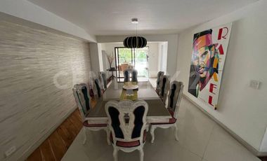 Vendo Casa Unifamiliar - Unidad Cerrada - El Poblado - Medellin.