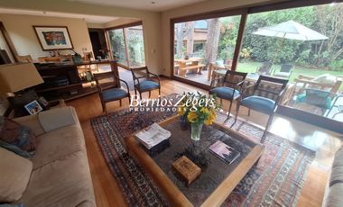 Casa en Arriendo en Hualtatas/ Tabancura