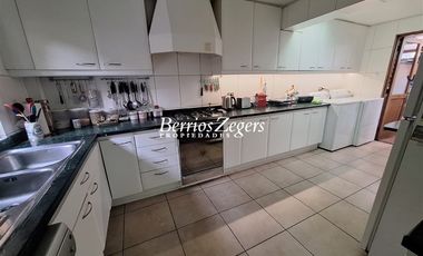 Casa en Arriendo en Hualtatas/ Tabancura