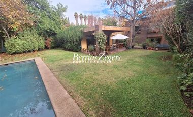 Casa en Arriendo en Hualtatas/ Tabancura