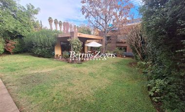 Casa en Arriendo en Hualtatas/ Tabancura