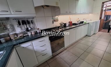 Casa en Arriendo en Hualtatas/ Tabancura