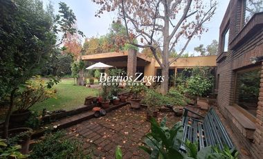 Casa en Arriendo en Hualtatas/ Tabancura
