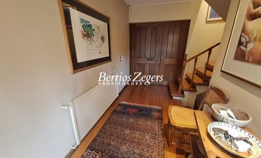 Casa en Arriendo en Hualtatas/ Tabancura