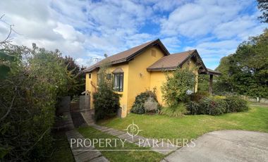 Casa sólida en sector tradicional