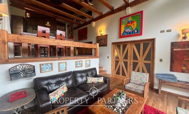 Casa sólida en sector tradicional