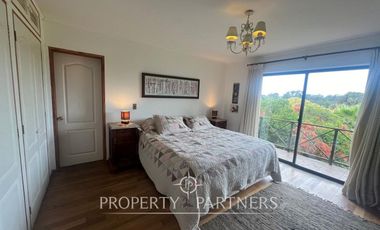 Casa sólida en sector tradicional