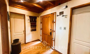 Casa sólida en sector tradicional