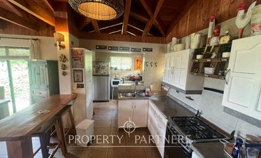 Casa sólida en sector tradicional