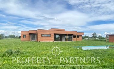Hermosa casa en parcela