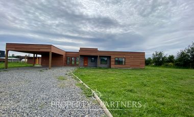 Hermosa casa en parcela