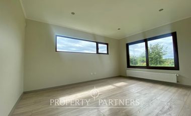 Hermosa casa en parcela