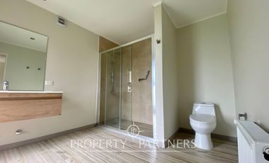 Hermosa casa en parcela