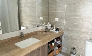 VENTA DEPARTAMENTO AMPLIO, LUMINOSO Y EXCELENTE UBICACIÓN