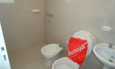 RENE FAVALORO II ( ZONA DE MATIENZO) EXCELENTE VIVIENDA.-