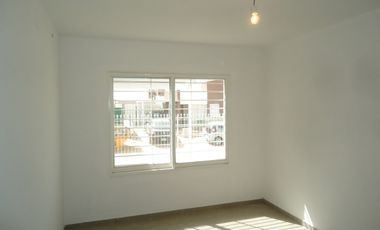 RENE FAVALORO II ( ZONA DE MATIENZO) EXCELENTE VIVIENDA.-