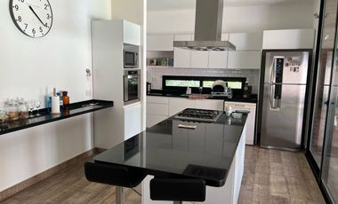 CASA EN VENTA PUERTO ROLDAN