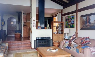 FOCOLARE PROPIEDADES ARRIENDA HERMOSA CASA AMOBLADA