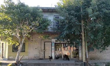 Casa en  Ubicación: calle 877A N 1794 esquina Avenida Bosques.  Florencio Varela