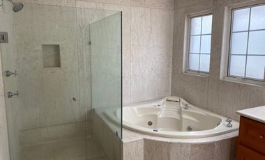 Casa en Venta o Renta Lomas de Tecamachalco