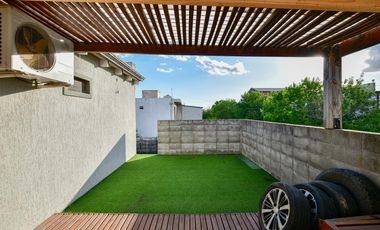 Moderno Dúplex de 2 dormis en 35 e/ Montevideo y 175, Berisso