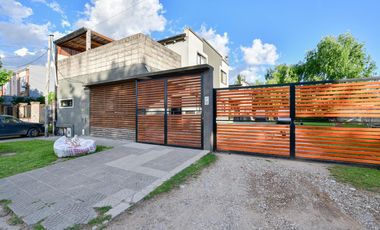 Moderno Dúplex de 2 dormis en 35 e/ Montevideo y 175, Berisso