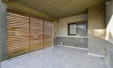 Moderno Dúplex de 2 dormis en 35 e/ Montevideo y 175, Berisso