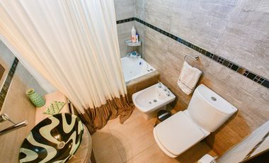 Moderno Dúplex de 2 dormis en 35 e/ Montevideo y 175, Berisso