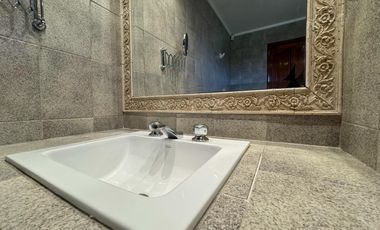 Venta importante chalet  en  Parque Luro! Apto credito