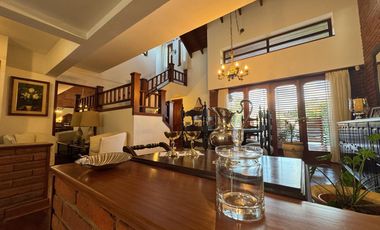 Venta importante chalet  en  Parque Luro! Apto credito