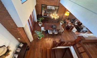 Venta importante chalet  en  Parque Luro! Apto credito