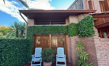 Venta importante chalet  en  Parque Luro! Apto credito