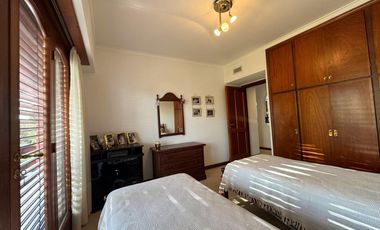 Venta importante chalet  en  Parque Luro! Apto credito