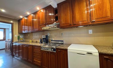 Venta importante chalet  en  Parque Luro! Apto credito