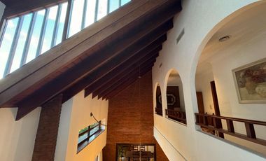 Venta importante chalet  en  Parque Luro! Apto credito
