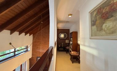 Venta importante chalet  en  Parque Luro! Apto credito