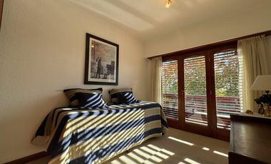 Venta importante chalet  en  Parque Luro! Apto credito