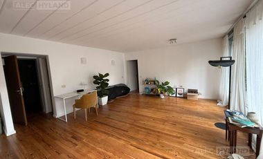 Departamento 2 ambientes con cochera en venta en San Isidro