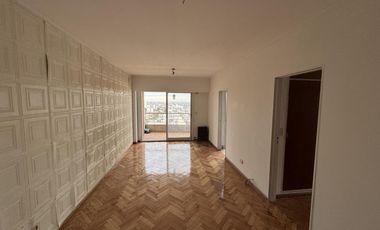 Departamento 2 ambientes con balcón en Flores - Piso alto en Torre con Jardín SUM y Parrillas