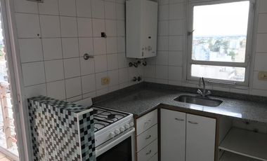 Departamento 2 ambientes con balcón en Flores - Piso alto en Torre con Jardín SUM y Parrillas
