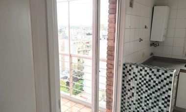 Departamento 2 ambientes con balcón en Flores - Piso alto en Torre con Jardín SUM y Parrillas