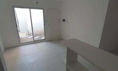 PH DE 3 AMBIENTES A ESTRENAR CON JARDIN Y TERRAZA EN VENTA. FLORIDA OESTE
