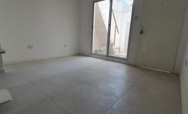 PH DE 3 AMBIENTES A ESTRENAR CON JARDIN Y TERRAZA EN VENTA. FLORIDA OESTE