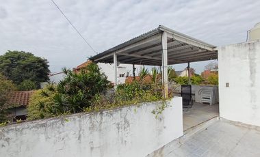 PH al frente con cochera y terraza !