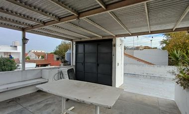 PH al frente con cochera y terraza !