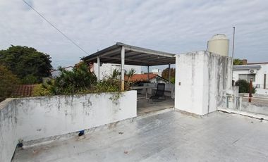 PH al frente con cochera y terraza !