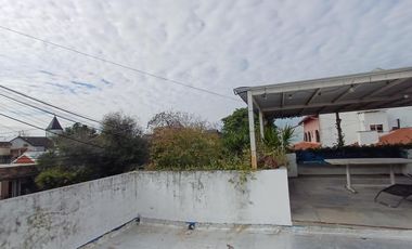 PH al frente con cochera y terraza !