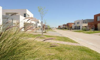 Casa en alquiler de 4 dormitorios en Casas de Santa María