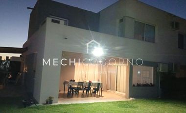Casa en alquiler de 4 dormitorios en Casas de Santa María