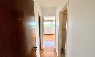 Departamento  de 3 ambientes con cochera en  Alquiler en San Isidro